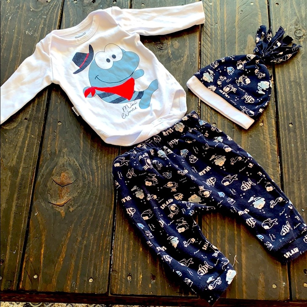 3/$27 Mini World set of 3 pieces